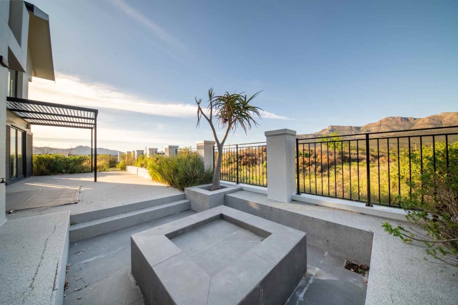 To Let 4 Bedroom Property for Rent in Val De Vie Estate Western Cape